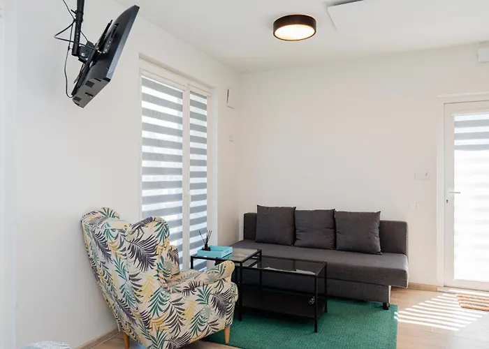 Private With Terrace And Swimming Pool *